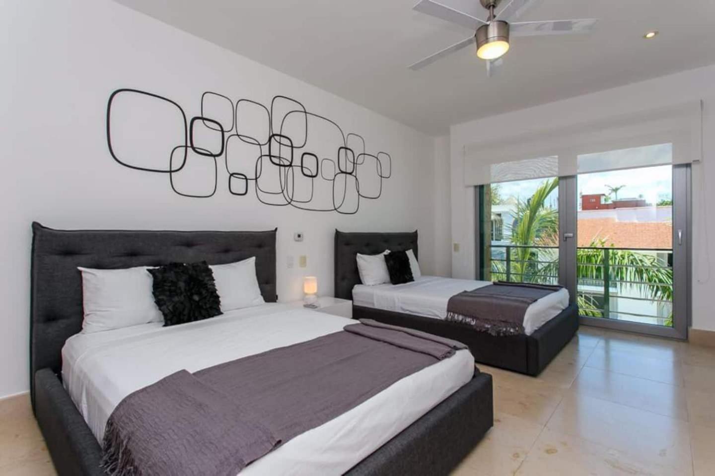 Luxurious & Central Condo In Playa Steps From The Beach Playa del Carmen Quarto foto